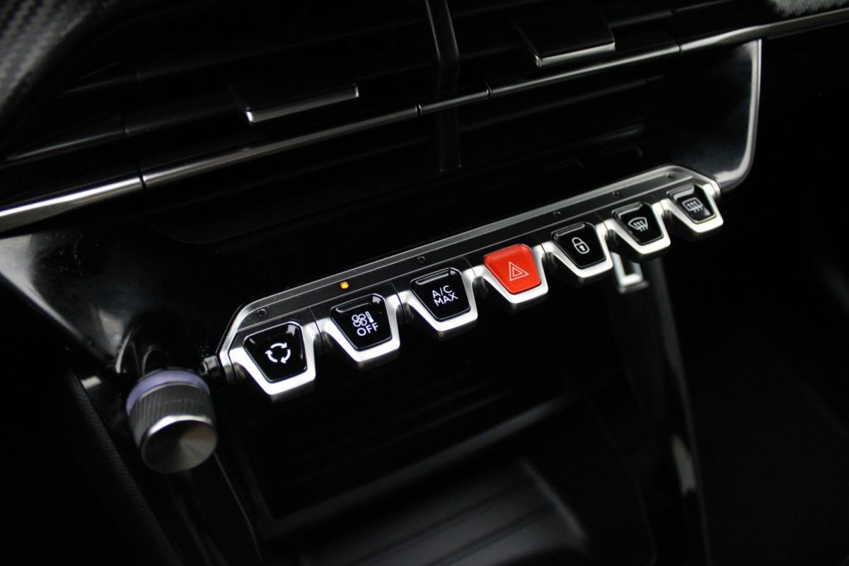 peugeot-208-2022-diesel-1499cc
