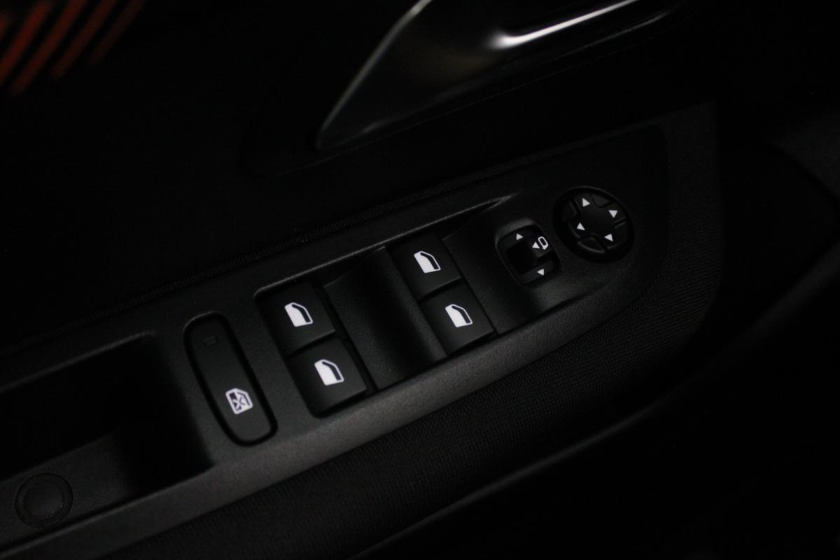 peugeot-208-2022-diesel-1499cc