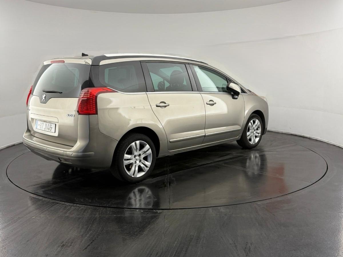 peugeot-5008-2010-diesel-1560cc