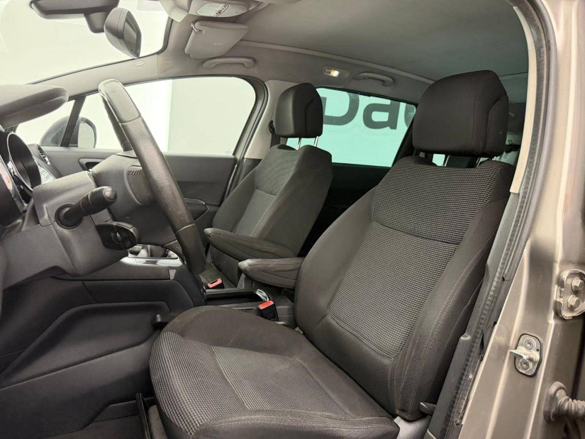 peugeot-5008-2010-diesel-1560cc