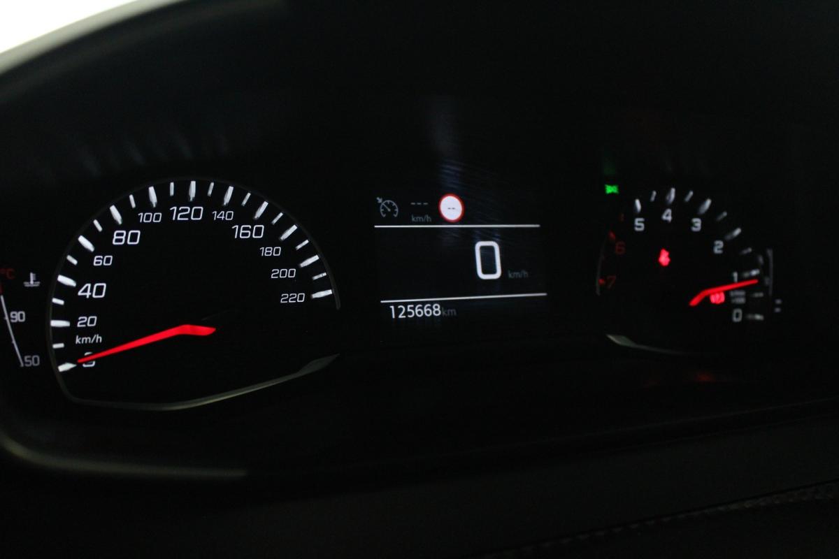 peugeot-2008-2021-diesel-1499cc