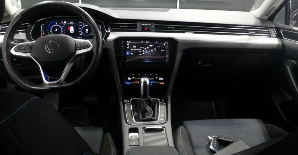 volkswagen-passat-2021-hibrido-a-gasolina-1395cc