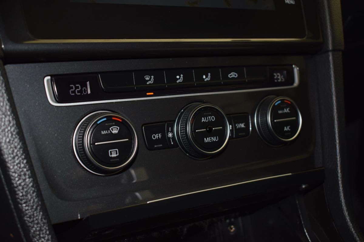 volkswagen-golf-variant-2018-diesel-1598cc