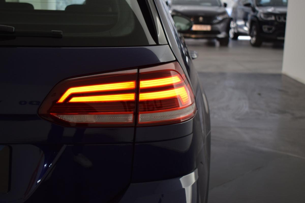 volkswagen-golf-variant-2018-diesel-1598cc