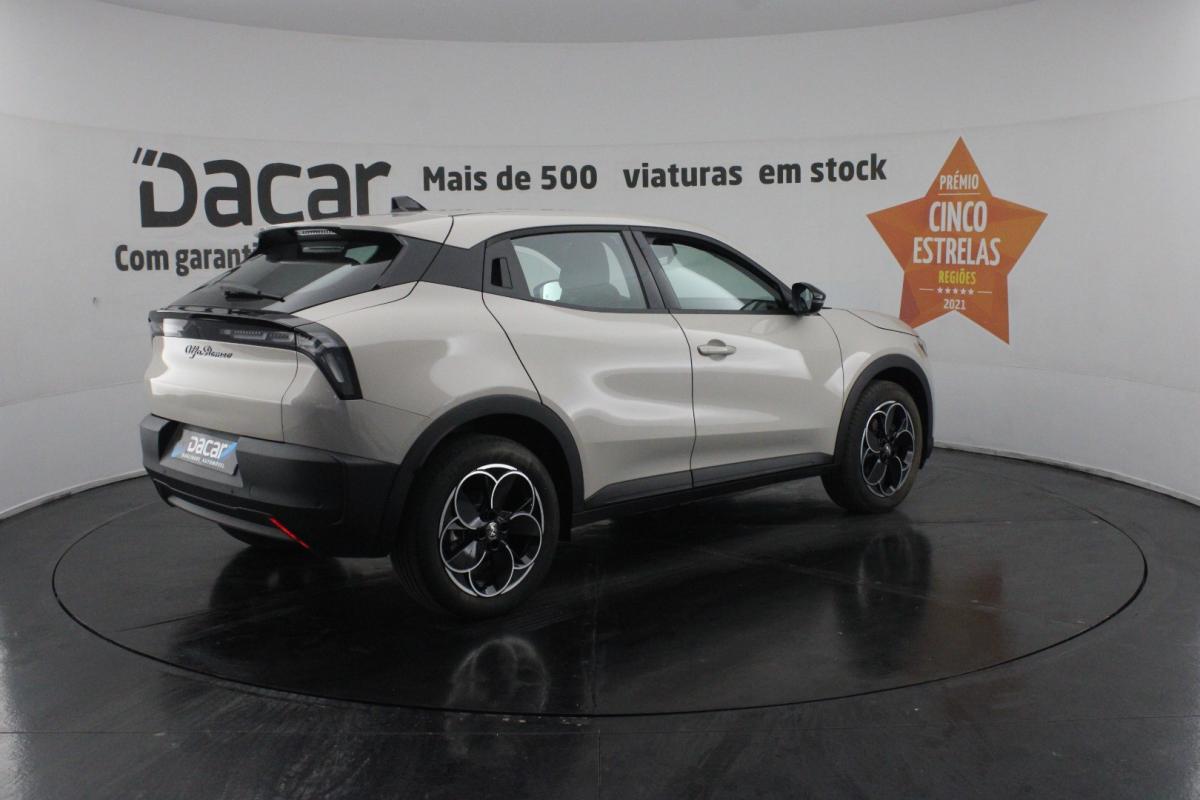 alfa-romeo-junior-2025-eletrico-0cc