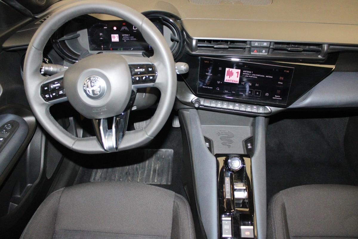 alfa-romeo-junior-2025-eletrico-0cc