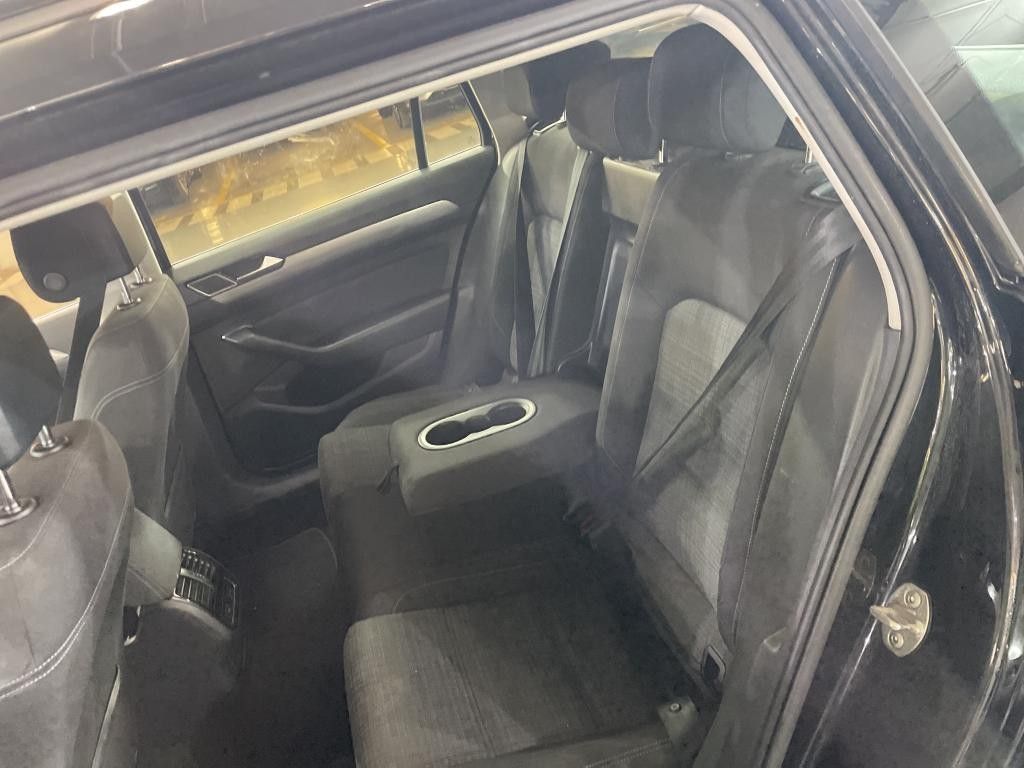 volkswagen-passat-variant-2021-diesel-1968cc