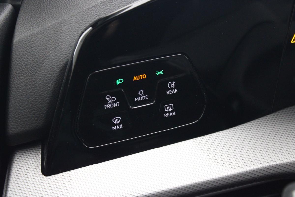 volkswagen-golf-2025-hibrido-a-gasolina-1498cc