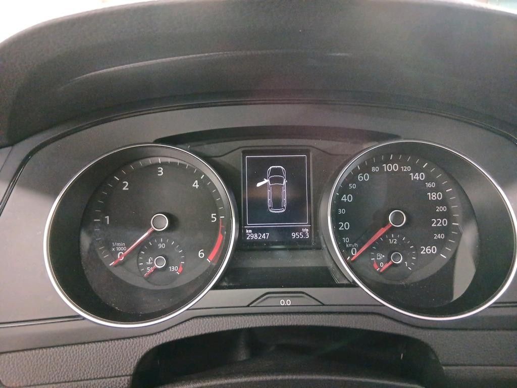 volkswagen-passat-variant-2015-diesel-1598cc