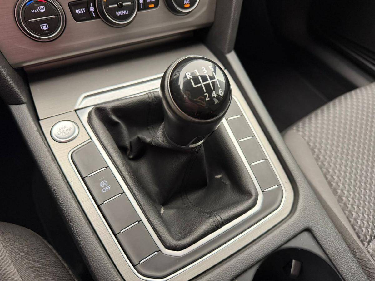 volkswagen-passat-variant-2015-diesel-1598cc