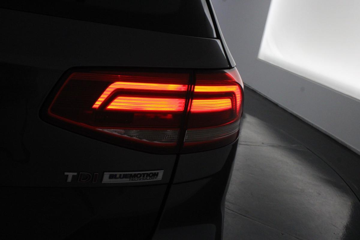 volkswagen-passat-variant-2017-diesel-1598cc