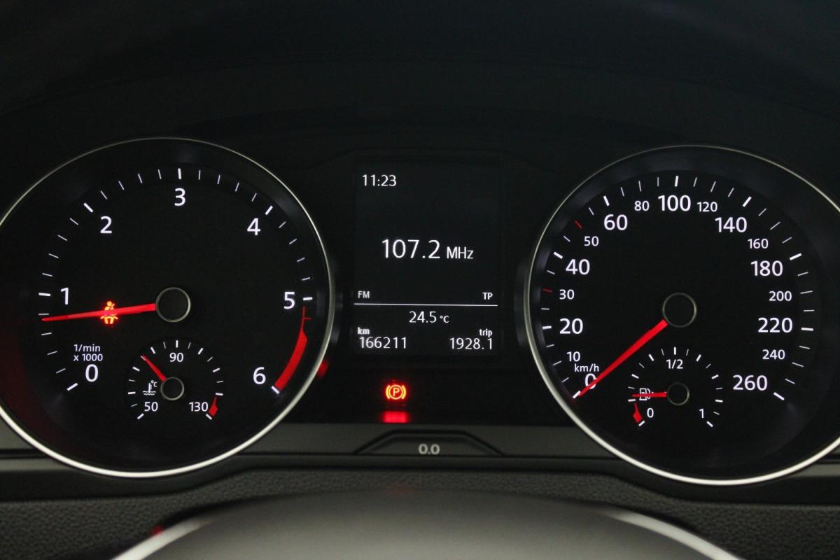 volkswagen-passat-variant-2017-diesel-1598cc