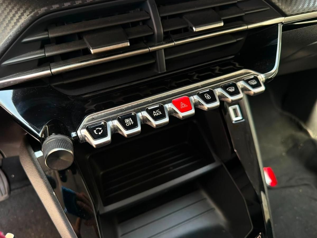 peugeot-208-2023-gasolina-1199cc