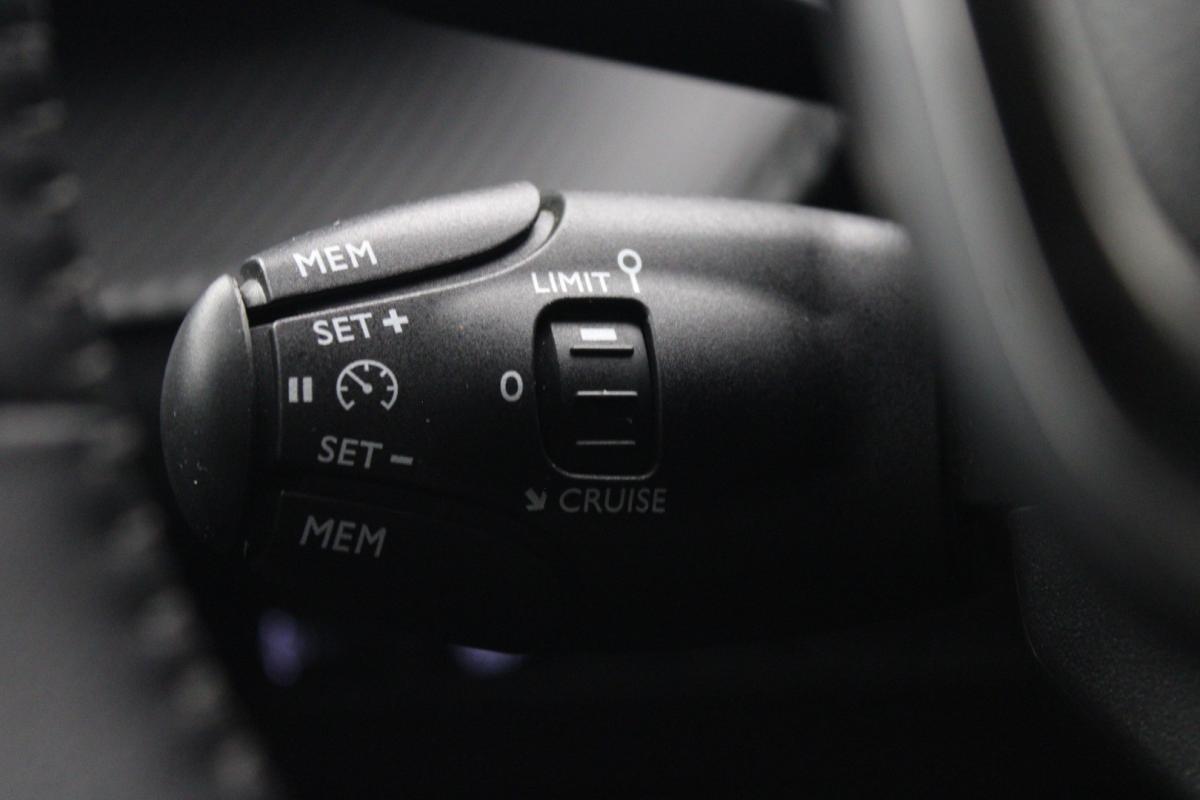 peugeot-2008-2022-eletrico-0cc
