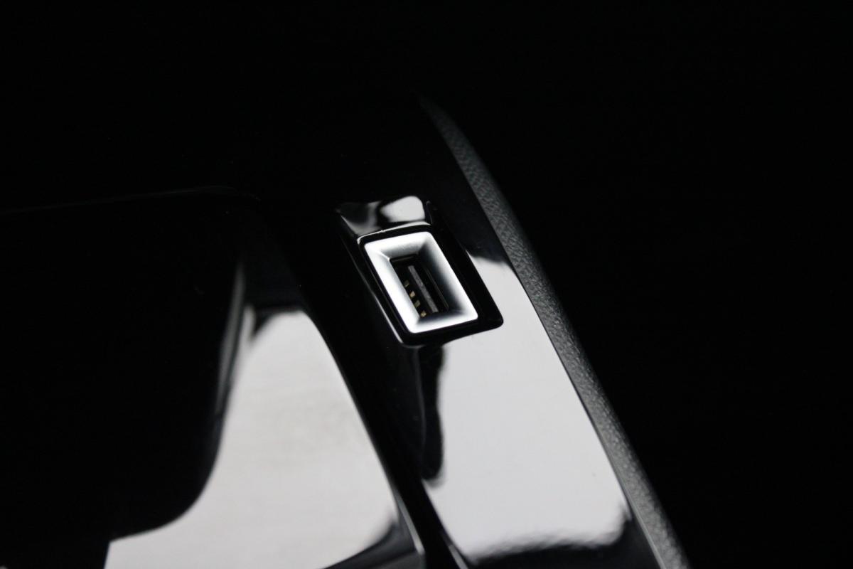 peugeot-2008-2022-eletrico-0cc
