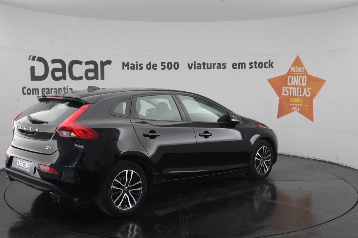 volvo-v40-2019-diesel-1969cc