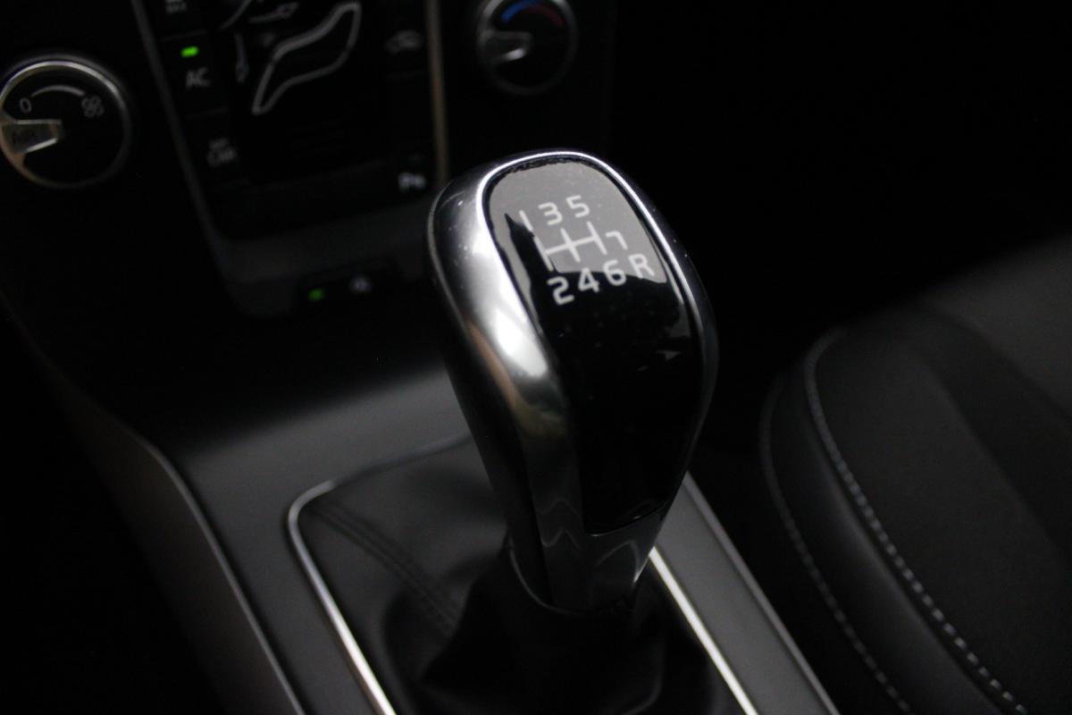 volvo-v40-2019-diesel-1969cc