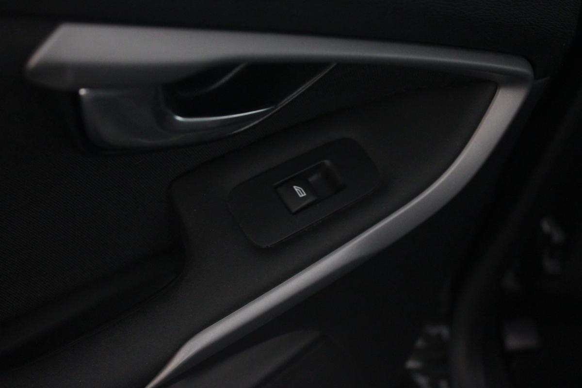 volvo-v40-2019-diesel-1969cc
