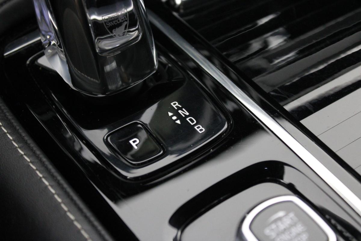 volvo-s90-2019-hibrido-a-gasolina-1969cc