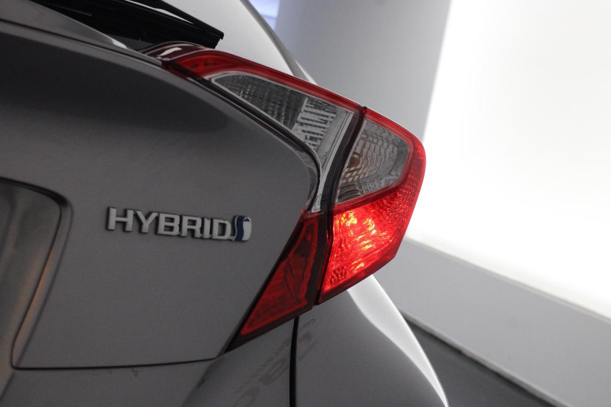 toyota-c-hr-2018-hibrido-a-gasolina-1798cc