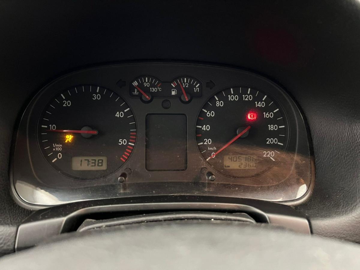 volkswagen-golf-variant-2001-diesel-1896cc