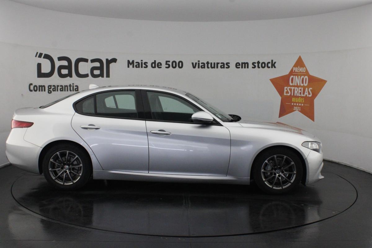 alfa-romeo-giulia-2018-diesel-2143cc