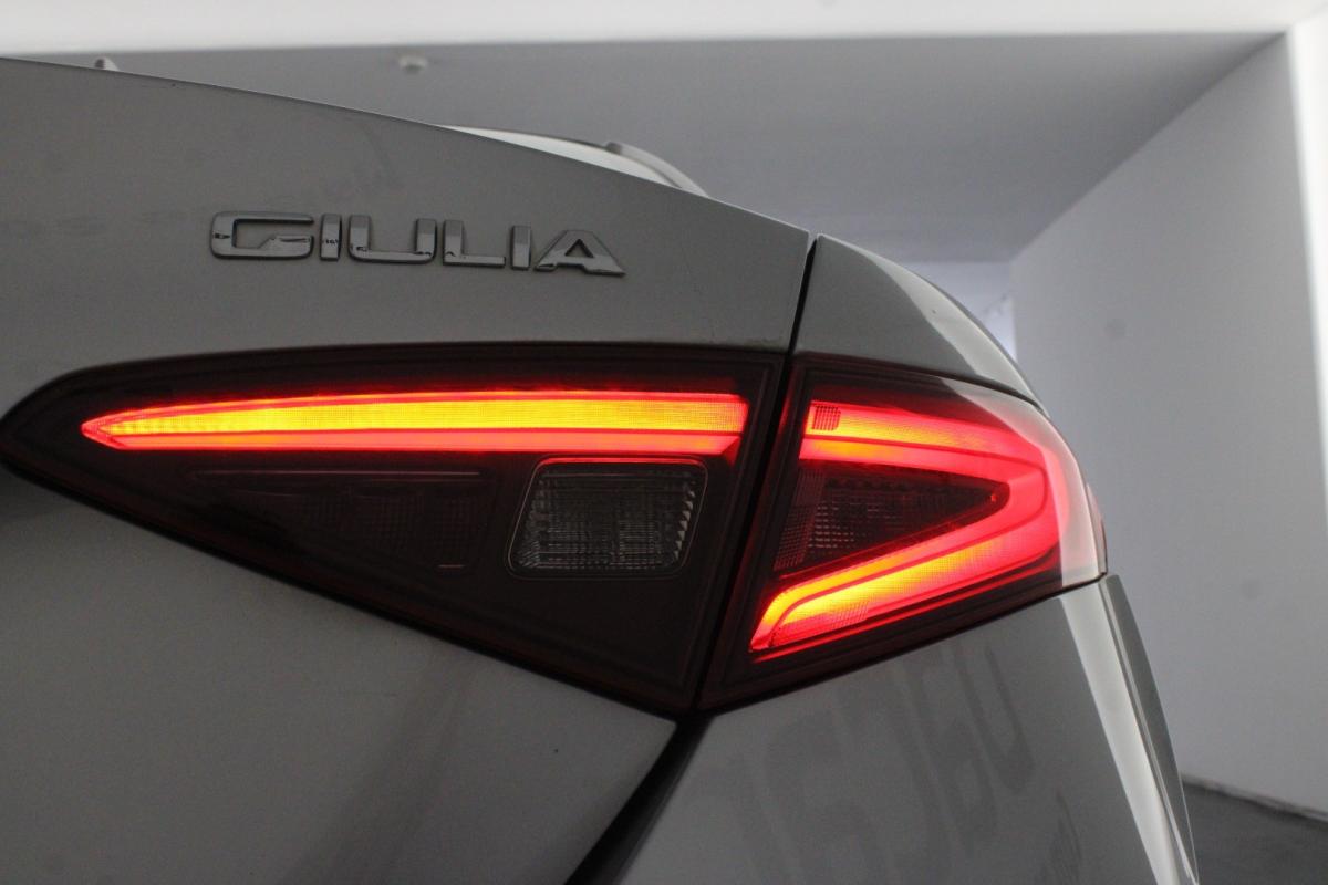 alfa-romeo-giulia-2018-diesel-2143cc