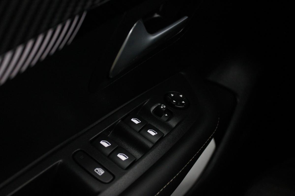 peugeot-208-2025-gasolina-1199cc