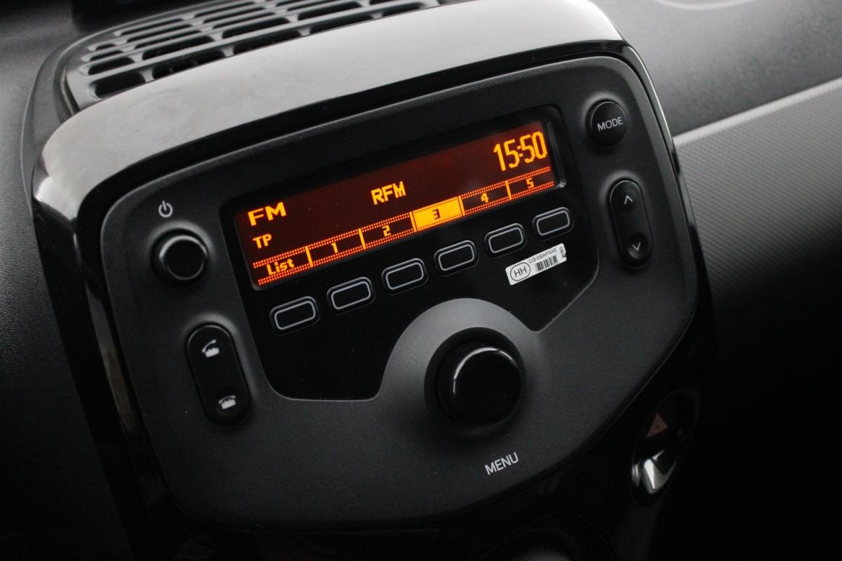 peugeot-108-2021-eletrico-998cc