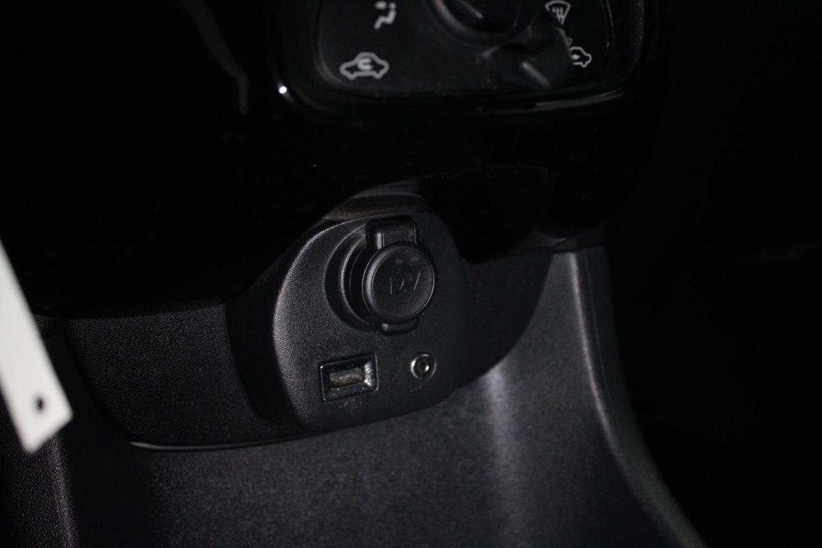 peugeot-108-2021-eletrico-998cc