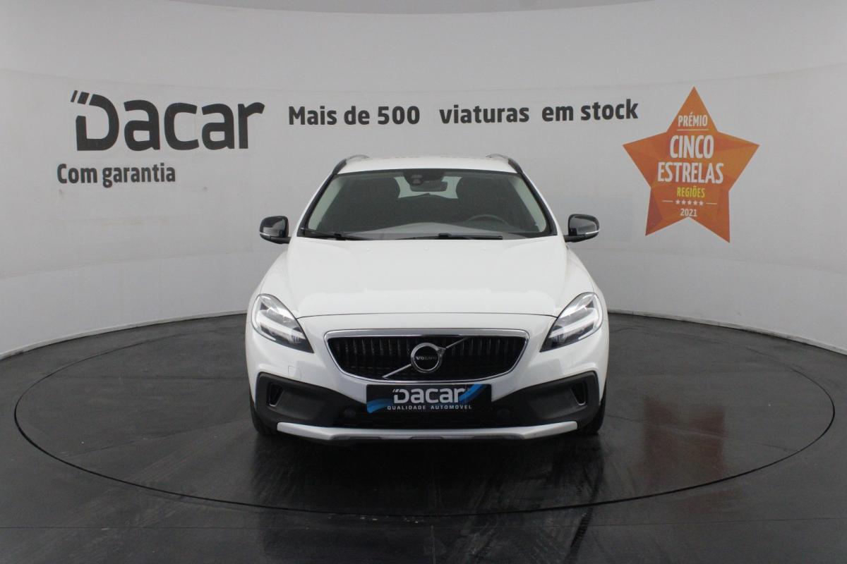 volvo-v40-cross-country-2019-diesel-1969cc