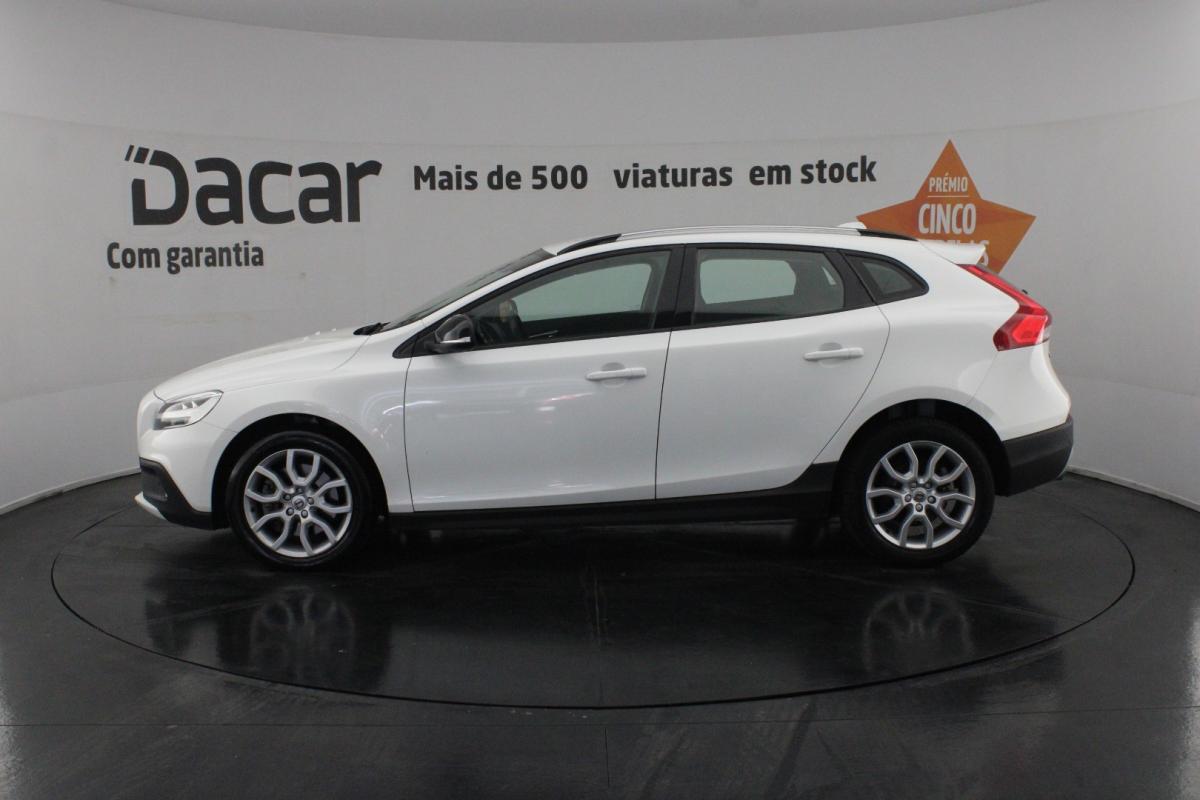 volvo-v40-cross-country-2019-diesel-1969cc