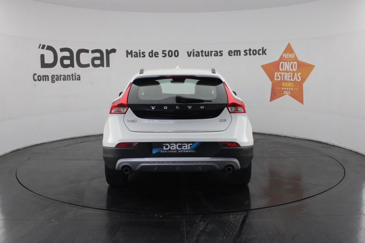 volvo-v40-cross-country-2019-diesel-1969cc