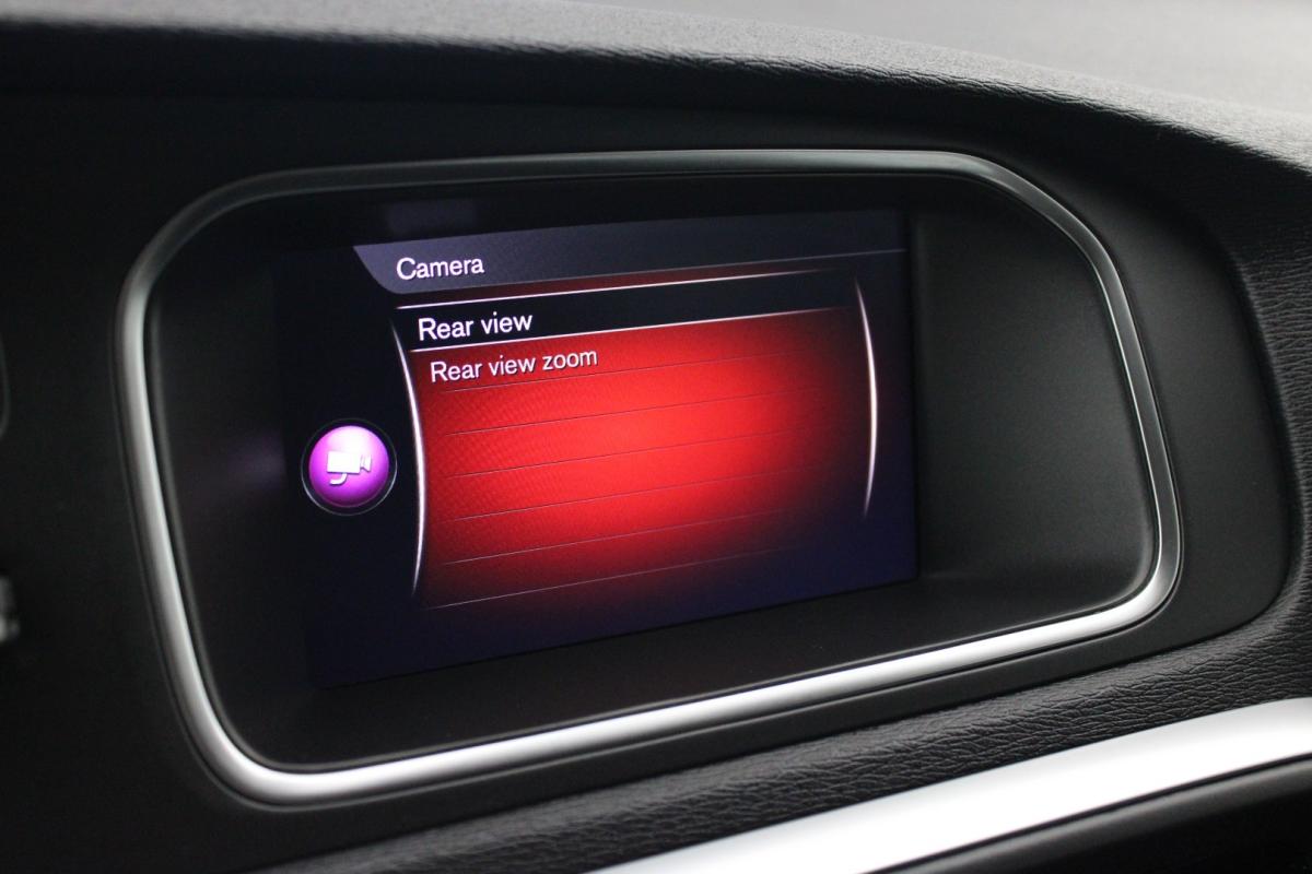 volvo-v40-cross-country-2019-diesel-1969cc