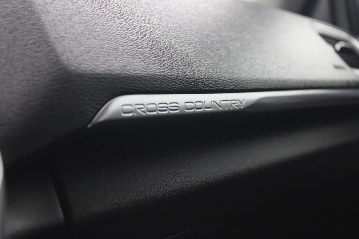 volvo-v40-cross-country-2019-diesel-1969cc