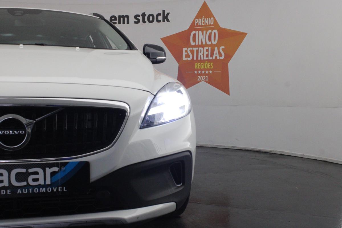 volvo-v40-cross-country-2019-diesel-1969cc