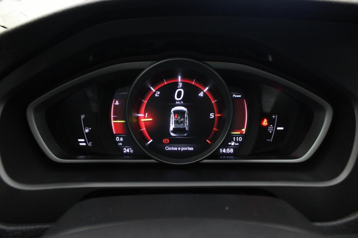 volvo-v40-cross-country-2019-diesel-1969cc