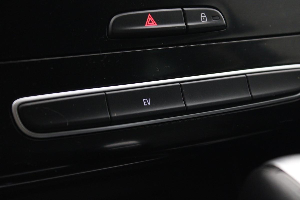 renault-megane-sport-tourer-2022-hibrido-a-gasolina-1598cc