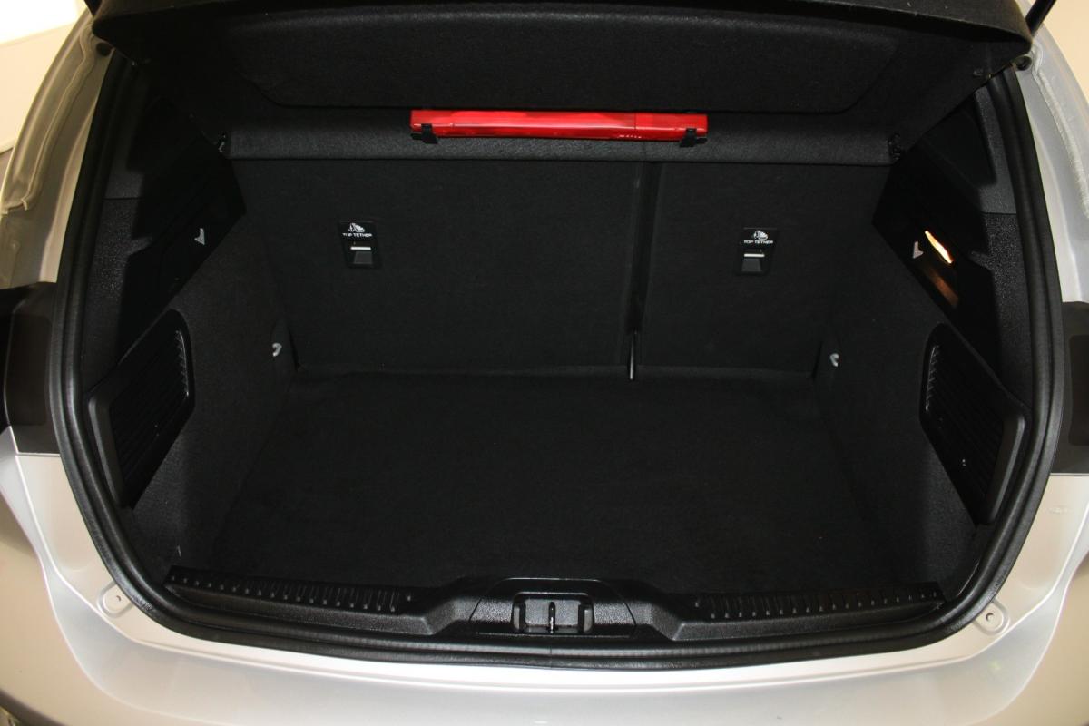 ford-focus-2022-hibrido-a-gasolina-998cc