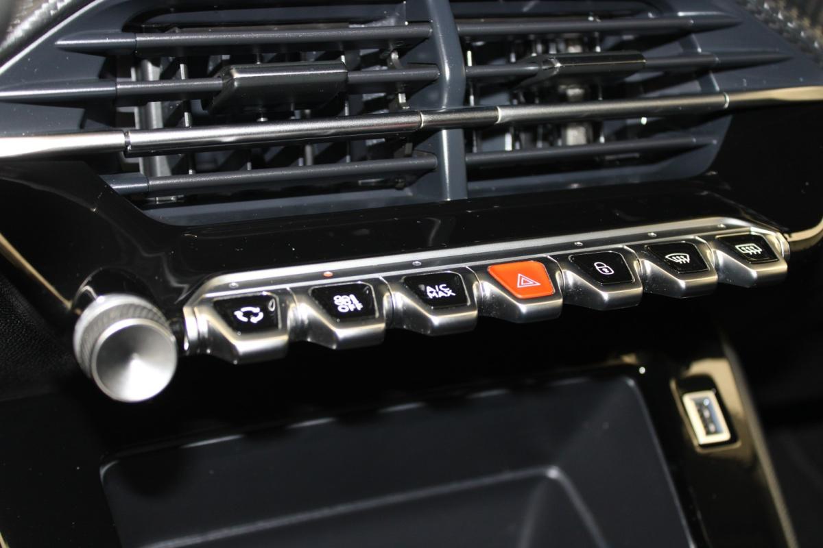 peugeot-208-2023-diesel-1499cc