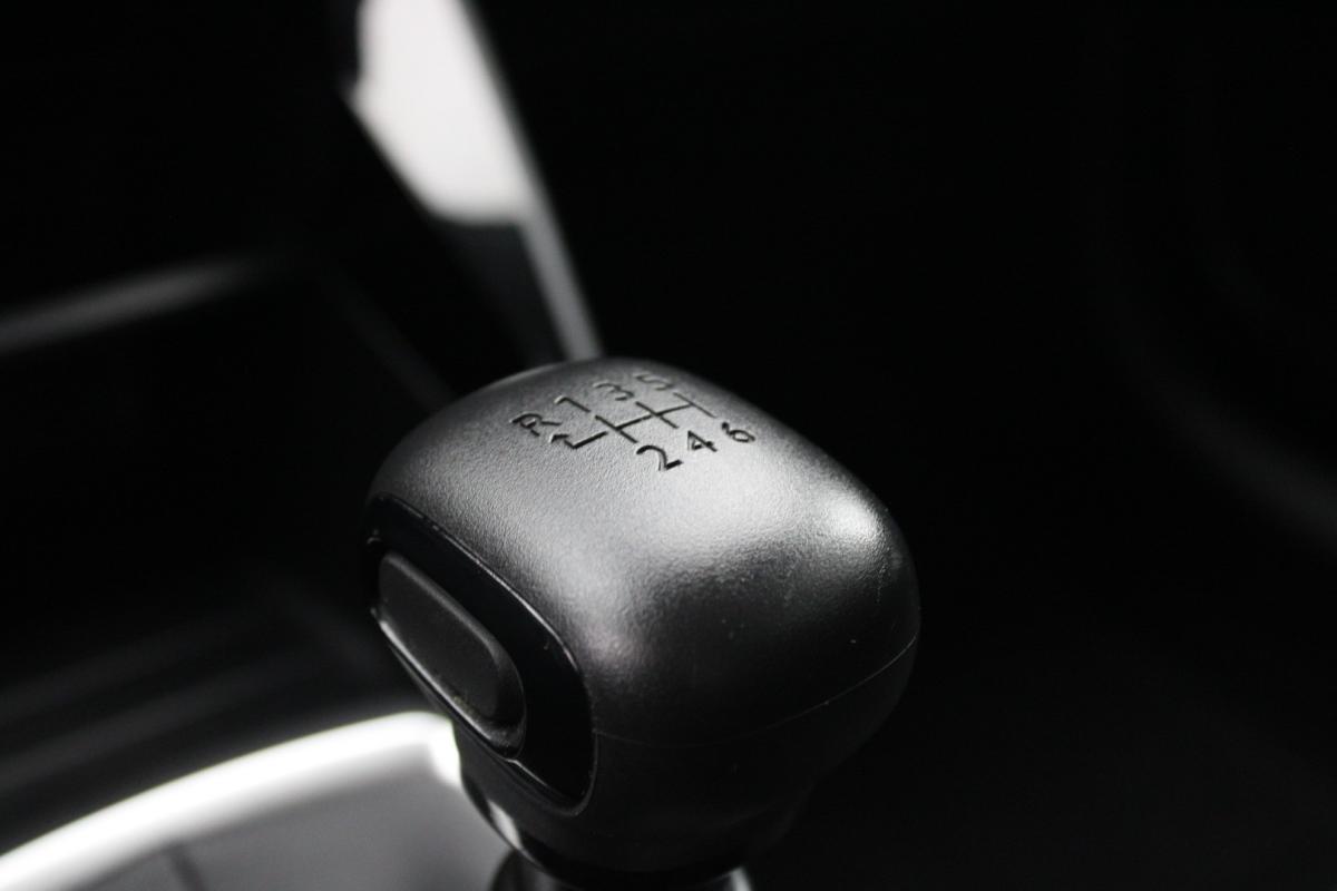 peugeot-208-2023-diesel-1499cc