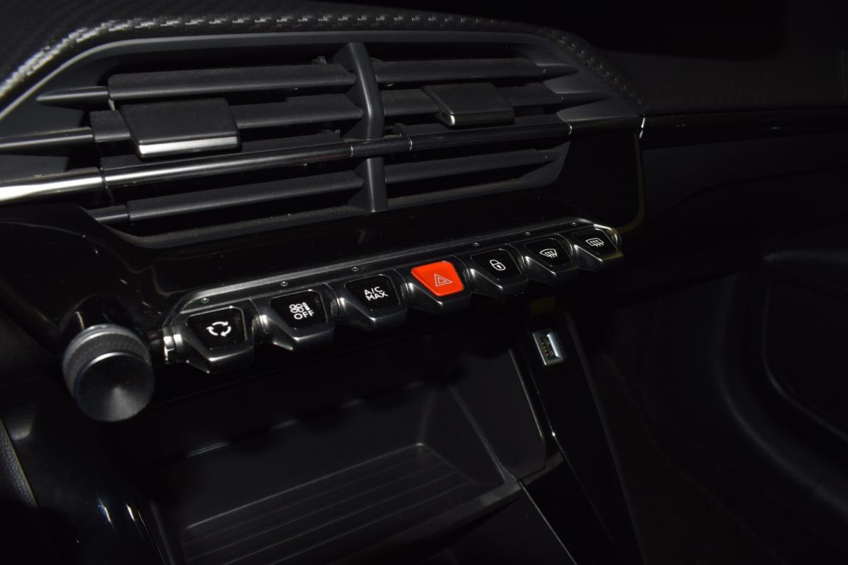 peugeot-208-2021-gasolina-1199cc