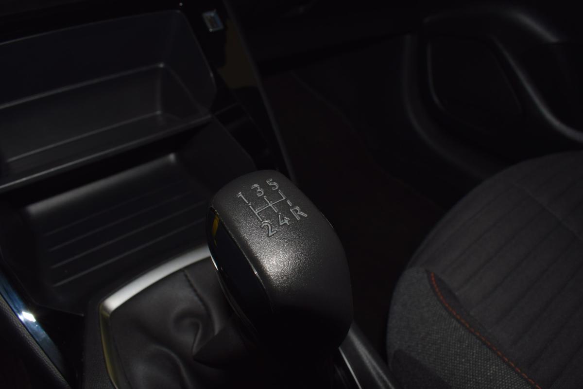 peugeot-208-2021-gasolina-1199cc