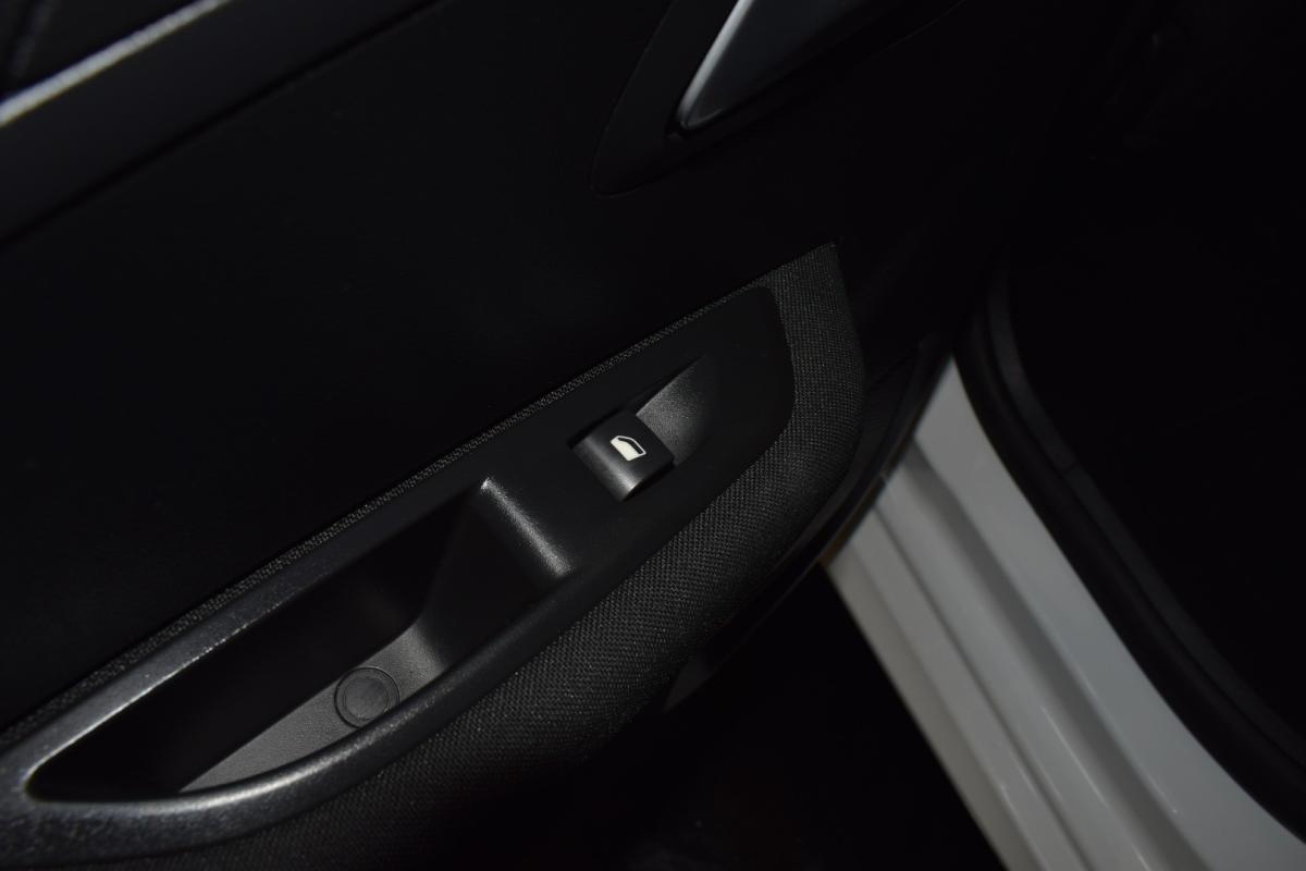 peugeot-208-2021-gasolina-1199cc