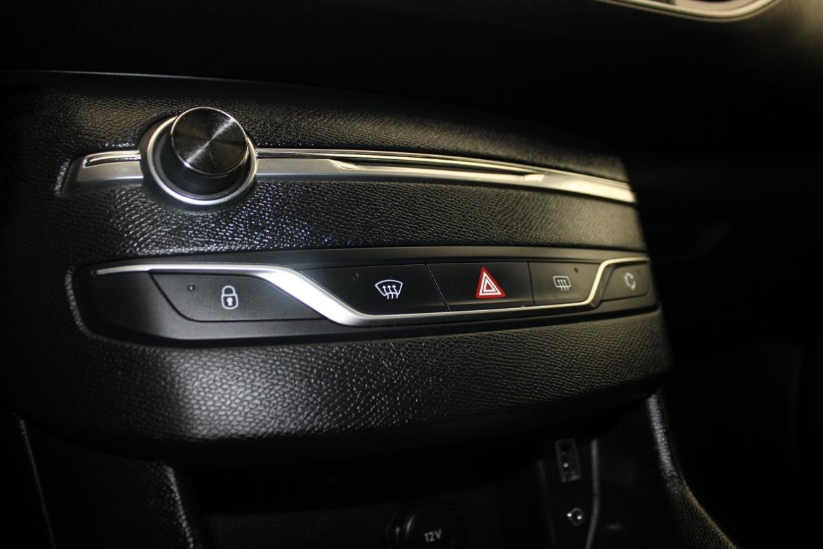 peugeot-308-2017-gasolina-1199cc