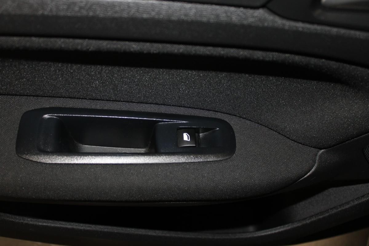 peugeot-308-2017-gasolina-1199cc