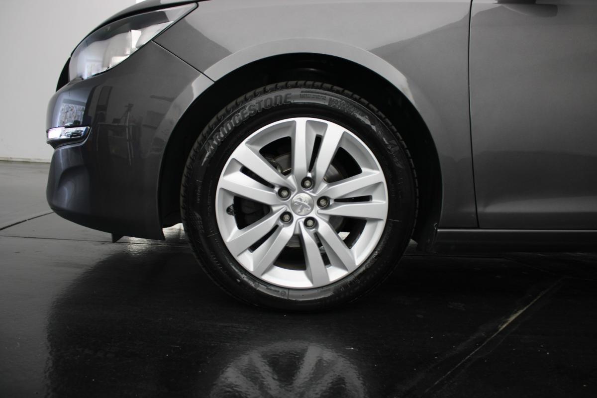 peugeot-308-2017-gasolina-1199cc