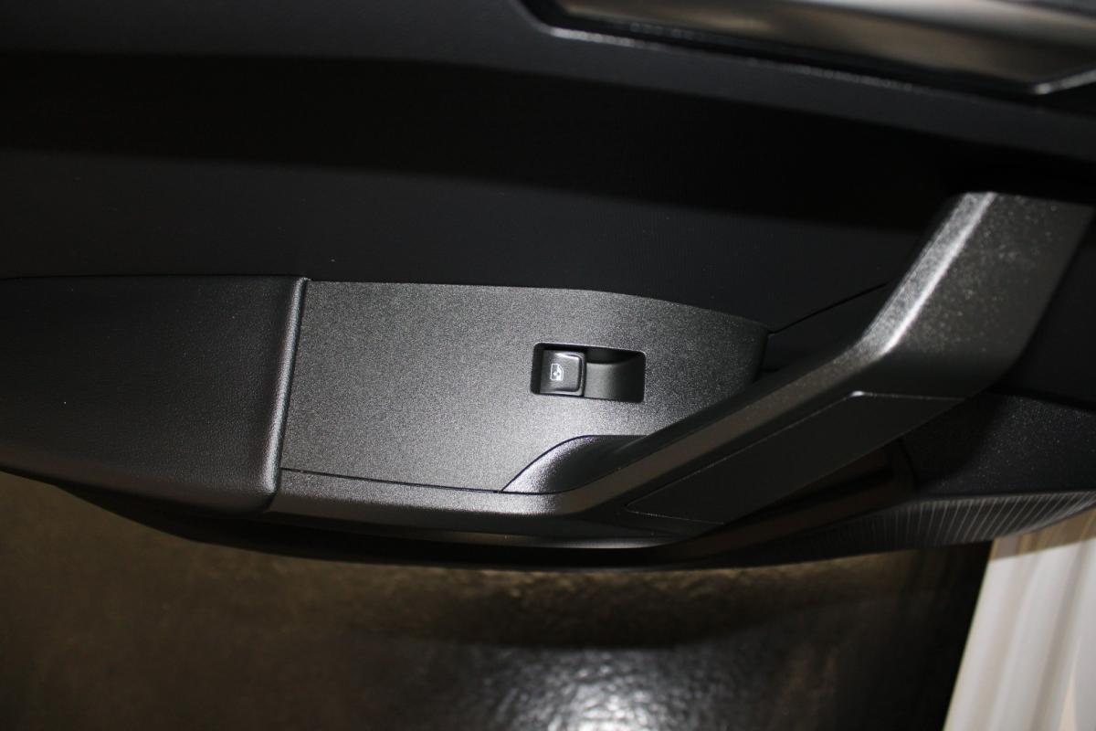 seat-leon-st-2023-gasolina-999cc