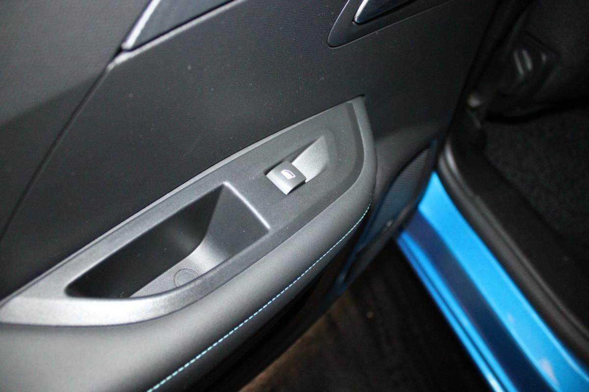 peugeot-2008-2022-eletrico-0cc