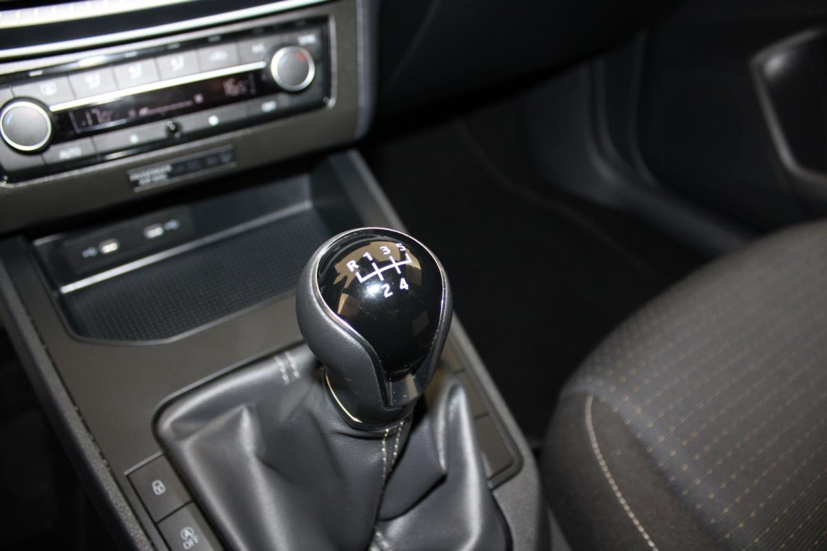 seat-ibiza-2023-gasolina-999cc